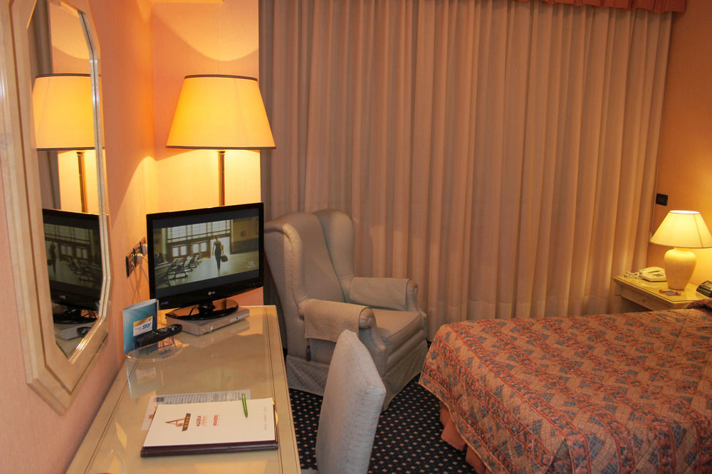 Augustus Hotel 比耶拉 外观 照片