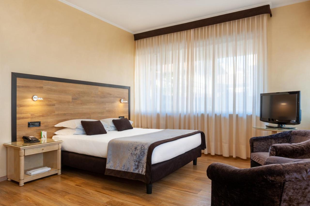 Augustus Hotel 比耶拉 外观 照片